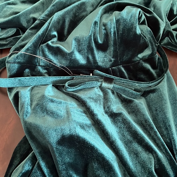 Antonio Melani x Nicola Bathie Helen Stretch Velvet Jewel Neck  Midi Dress. - Picture 13 of 16